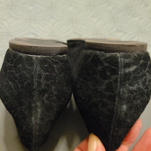 Eileen Fisher Embossed Leopard Suede Wedges 10 - Picture 9 of 10
